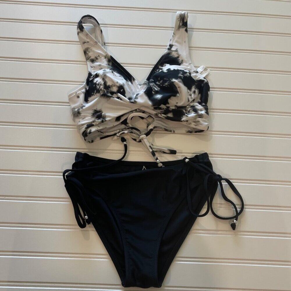 CUPSHE Women 2 Piece Swimsuit Size S Black White Floral Wrap Top Side Tie NWT